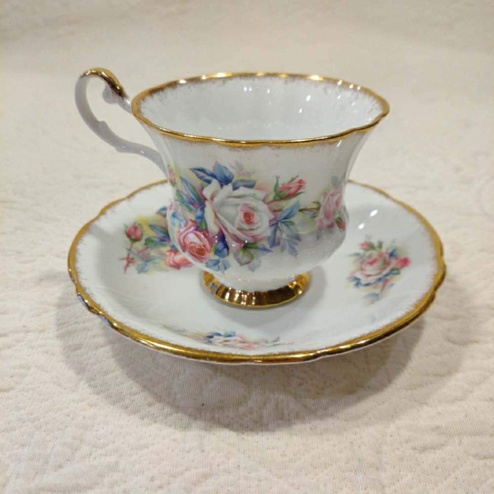 VTG Society Bone China Pink rose Floral Tea Cup & Saucer with Gold Trim - Picture 3 of 10